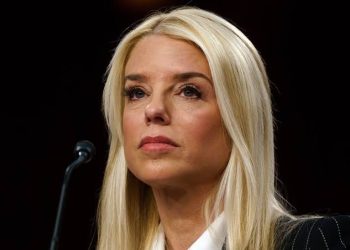 Pam Bondi incluye a México en la lista de “adversarios”