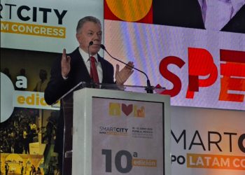 Juan Manuel Santos pide diálogo entre autoridades para atacar rezagos de América Latina