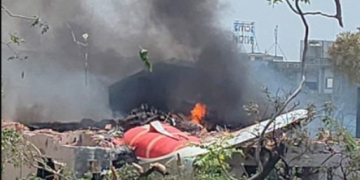 Avión de Air India se estrella con 242 personas a bordo