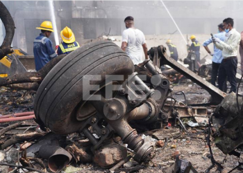 Hallan a un superviviente del accidente aéreo de Air India