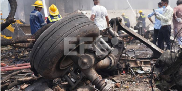 Hallan a un superviviente del accidente aéreo de Air India