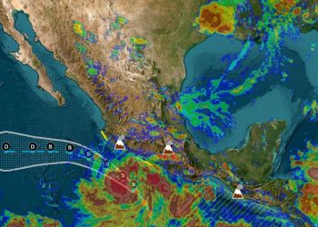 Dalila avanza y provoca lluvias intensas y oleaje elevado en el Pacífico