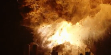 Cohete de SpaceX explota durante pruebas en tierra; Musk minimiza los hechos