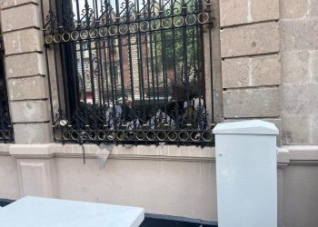 Se registran enfrentamientos en instalaciones de Segob; Gobierno federal pide continuar con el diálogo