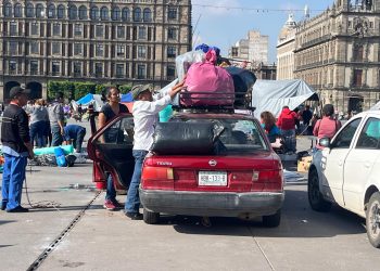 La CNTE levanta plantón del Zócalo capitalino