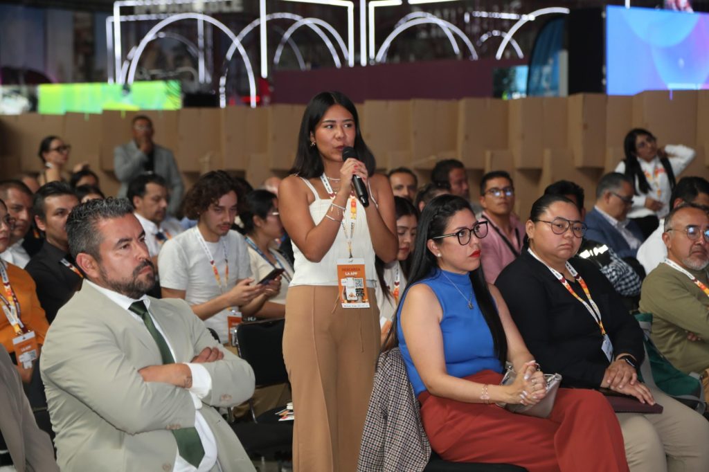 Analizan en el SmartCity los retos de la movilidad urbana 