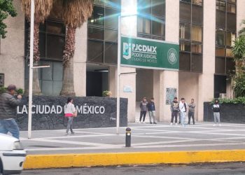 Trabajadores del Poder Judicial se enfrentan a grupo de choque
