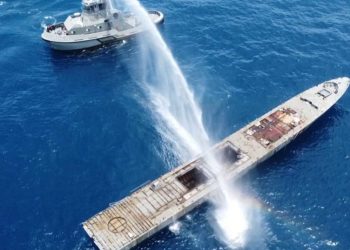 Hunden buque de la Marina para crear arrecife artificial en costas de Tamaulipas
