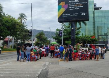 Habitantes se manifiestan en Acapulco ante la visita de Sheinbaum