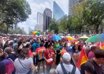 Marcha LGBTQ+:  Avanzan contingentes sobre Reforma
