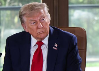 Trump asegura que Estados Unidos tiene el control total del espacio aéreo iraní