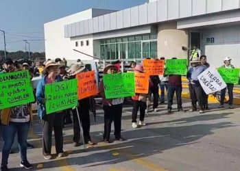 Tultepec: Ejidatarios toman caseta de cobro