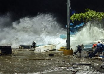 Erick toca tierra en Oaxaca como huracán categoría 3. “Dejará lluvias en todo el país”: SMN