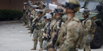 Guardia Nacional de Estados Unidos llega a Los Ángeles para aplacar protestas contra redadas