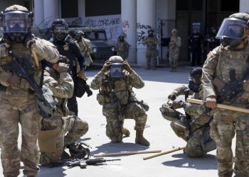 California demanda a Trump por desplegar de manera ilegal a la Guardia Nacional