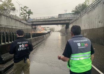 Lluvias dejan inundaciones en CDMX; Activan doble alerta