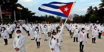 “Si los médicos cubanos dejan de trabajar en las misiones medicas pasarán ocho años de prisión”: Larrondo