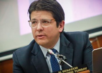 Miguel Uribe Turbay permanece en estado crítico pero estable, afirma parte médico