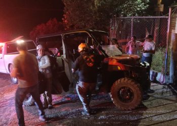 Estudiantes resultan lesionados en accidente en la sierra de Nuevo León