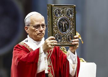 Papa León XIV pide seguir trabajando para llegar a la paz a través del diálogo