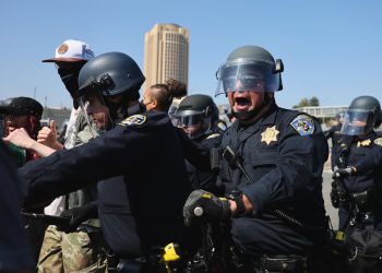 Decenas de arrestados en protestas contra las redadas en varias ciudades de Estados Unidos