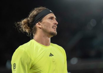 Zverev se estrena con éxito en hierba y se planta en cuartos en Stuttgart