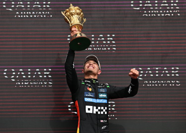 TOWCESTER (United Kingdom), 06/07/2025.- McLaren driver Lando Norris of Britain celebrates winning the Formula 1 British Grand Prix at the at the Silverstone Circuit racetrack, Britain, 06 July 2025. (Fórmula Uno, Reino Unido) EFE/EPA/PETER POWELL .