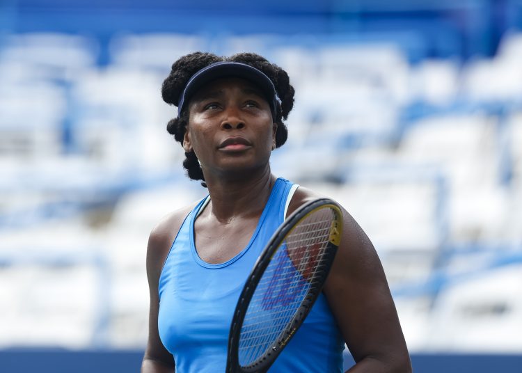 AME4470. WASHINGTON (ESTADOS UNIDOS), 21/07/2025.- Fotografía del 20 de julio de 2025 cedida por Wick Photography/ Mubadala Citi DC Open de la tenista estadounidense Venus Williams durante un entrenamiento en el torneo de dobles femenino de Washington (Estados Unidos). Williams regresó este lunes a la competición con un triunfo, 16 meses después de su último partido oficial y casi dos años después de su última victoria. EFE/ Jessie Alcheh/ Wick Photography/ Mubadala Citi Dc Open /SOLO USO EDITORIAL/NO VENTAS/SOLO DISPONIBLE PARA ILUSTRAR LA NOTICIA QUE ACOMPAÑA (CRÉDITO OBLIGATORIO)