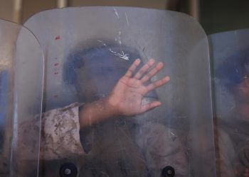 Detención migratoria en centro médico causa indignación en EU