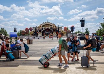 Tomorrowland trabaja contrarreloj para abrir sus puertas; hay dos alternativas posibles