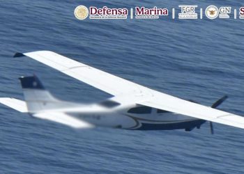 Autoridades capturan a tres personas que trasladaban cocaína en una aeronave