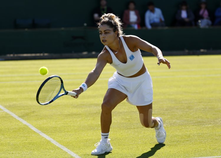 Wimbledon (United Kingdom), 02/07/2025.- Renata Zarazua of Mexico in action during her Women's 2nd round match against Amanda Anisimova of the US at the Wimbledon Championships, Wimbledon, Britain, 02 July 2025. (Tenis, Reino Unido) EFE/EPA/TOLGA AKMEN EDITORIAL USE ONLY