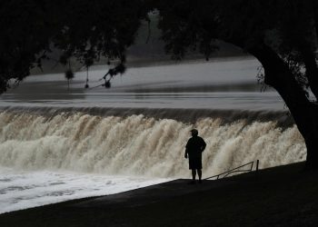 Van más de 100 muertos por las inundaciones en Texas