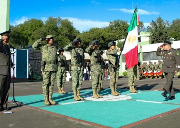 Militares podrán buscar cargos de elección popular; Luis Arturo Oliver