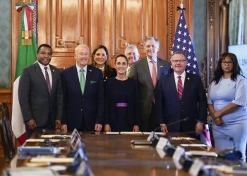 Sheinbaum sostiene tercera reunión con el embajador de EU en Palacio Nacional