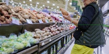 La inflación de precios de consumo personal en EEUU sube 3 décima