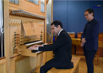 Se gradúa primer organista con discapacidad visual en la FAM