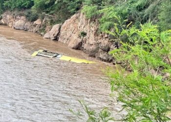 Al menos siete muertos y una decena de heridos deja accidente de autobús en Guerrero