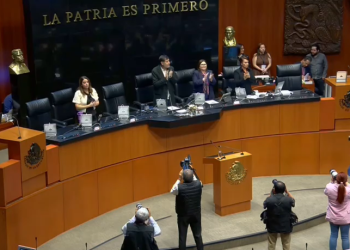 Senado rinde inusual minuto de aplausos al Príncipe de las Tinieblas, Ozzy Osbourne
