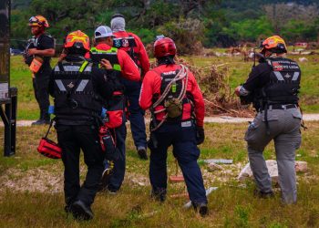 Brigadistas de NL inician labores de apoyo en Texas por inundaciones