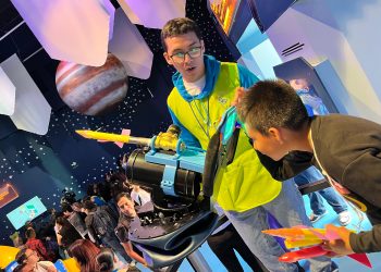 Katya Echazarreta inaugura estación espacial en Papalote