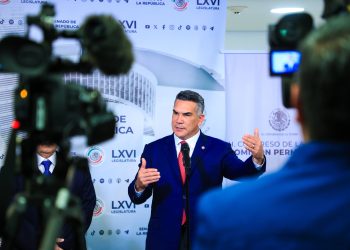 El líder del PRI responde a la presidenta Sheinbaum, que crisis institucional es culpa de su gabinete