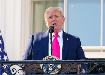 Trump retrasa al 1 de agosto el plazo arancelario mediante una orden ejecutiva