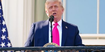 Trump retrasa al 1 de agosto el plazo arancelario mediante una orden ejecutiva
