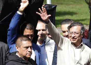 Petro denuncia penalmente a su excanciller por conspiración para sacarlo de la Presidencia