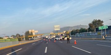 Transportistas bloquean la México-Puebla