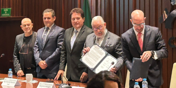 CONCAMIN y CAAAREM firman convenio contra el contrabando