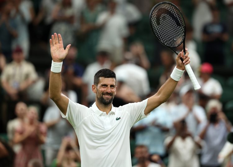 Wimbledon (United Kingdom), 01/07/2025.- Novak Djokovic of Serbia greets spectators after winning his Men's 1st round match against Alexandre Muller of France at the Wimbledon Championships, Wimbledon, Britain, 01 July 2025. (Tenis, Francia, Reino Unido) EFE/EPA/NEIL HALL EDITORIAL USE ONLY