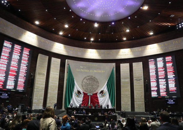 Funcionarios del gabinete presidencial comparecen en San Lázaro durante la glosa del Informe Presidencial 2025