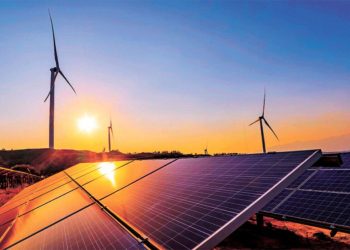 Expertos consideran indispensable la colaboración público-privada para modernización de energías renovables